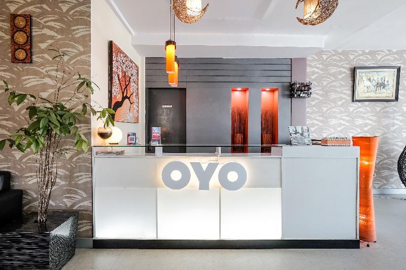 Oyo 955 Hotel Boulevard Манадо Екстер'єр фото